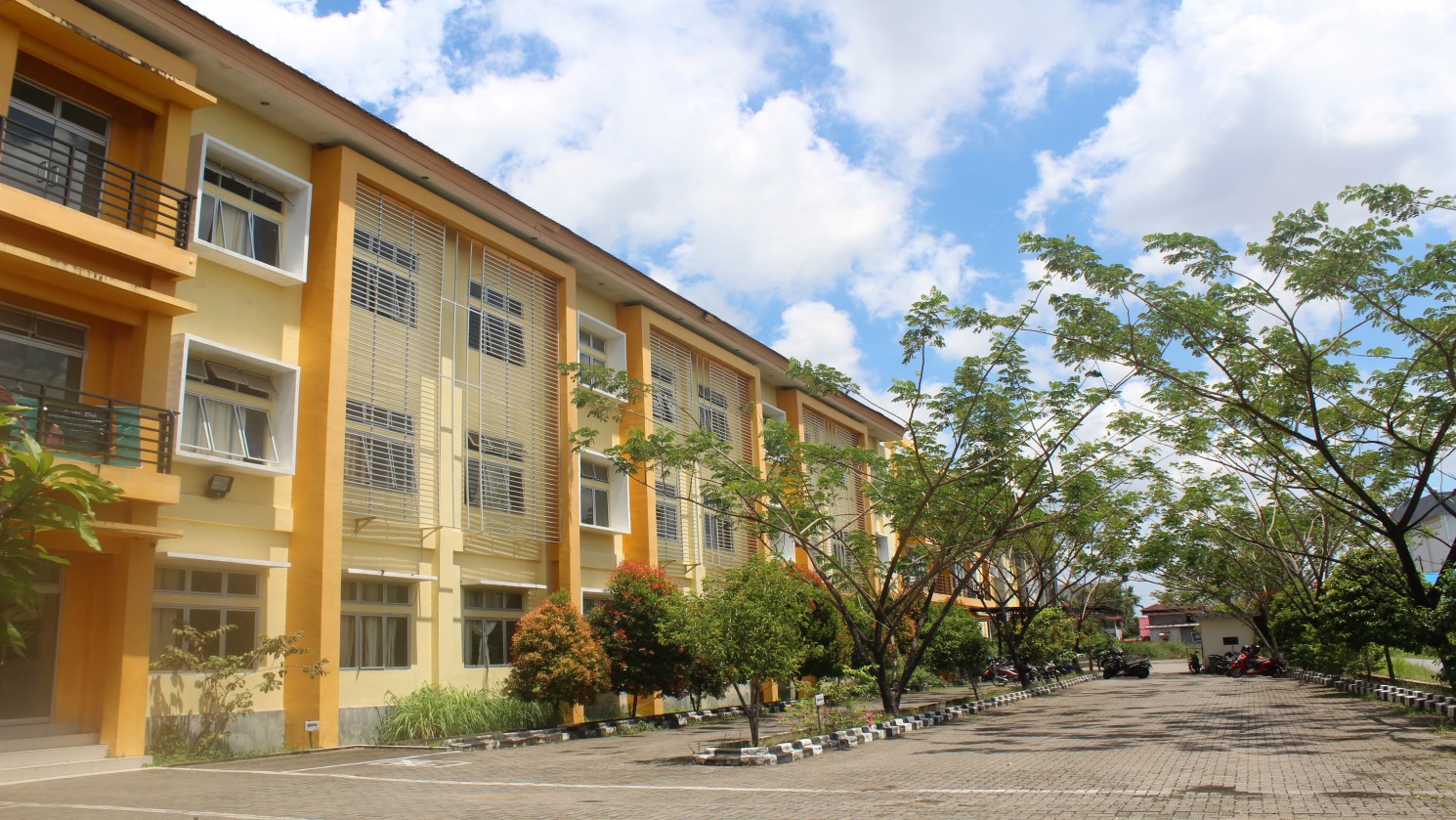 Yellow Campus